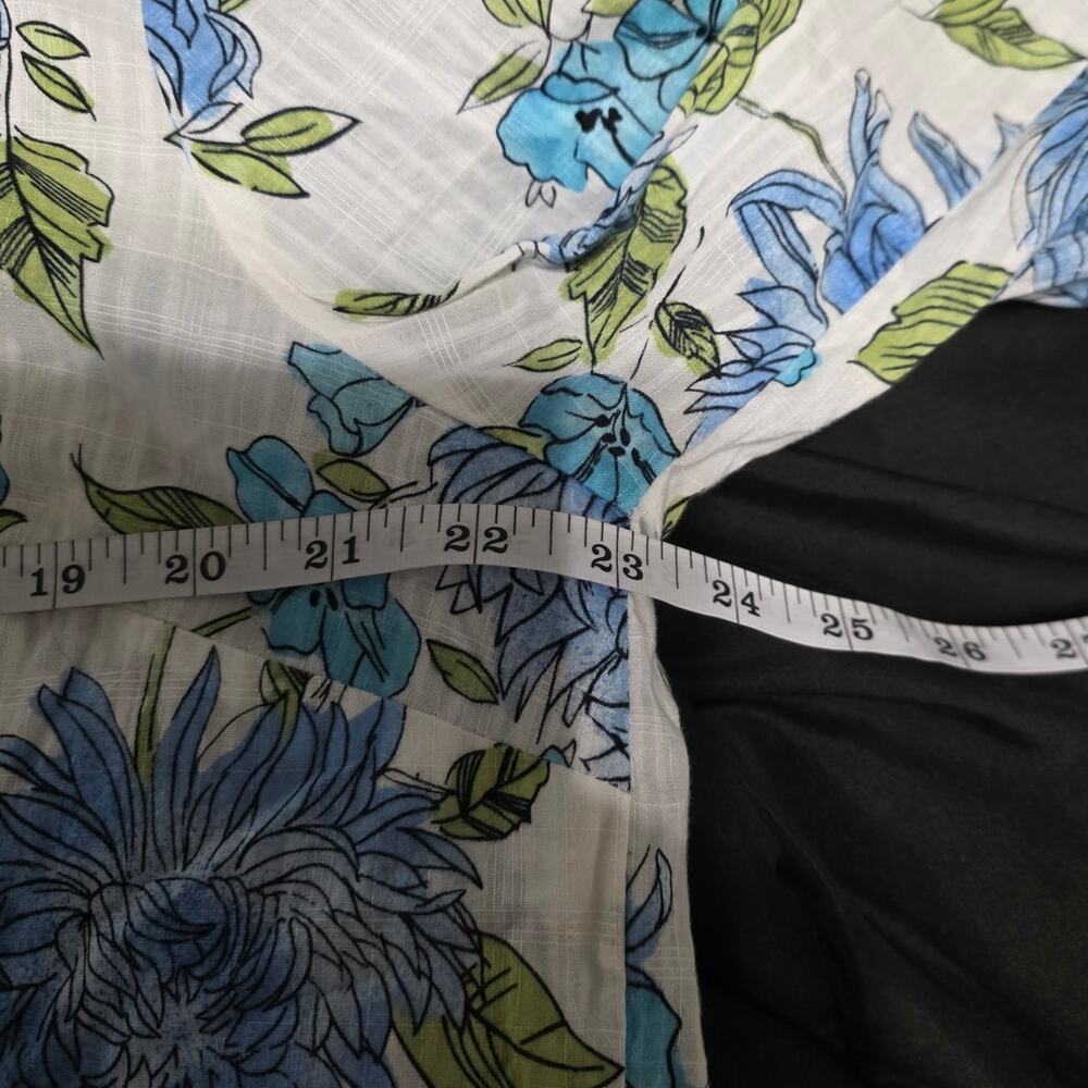 Karen Scott White/Blue Floral 3/4 Sleeve Button Up - Size XL - Picture 6 of 7